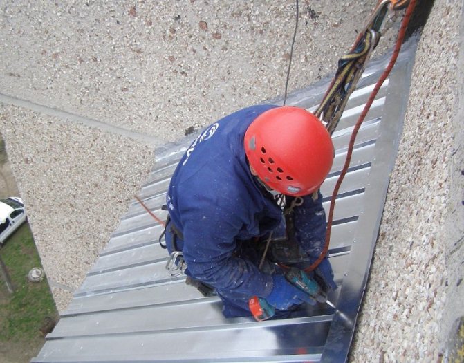 Instructions de bricolage étape par étape pour réparer un toit sur un balcon avec une photo et une description