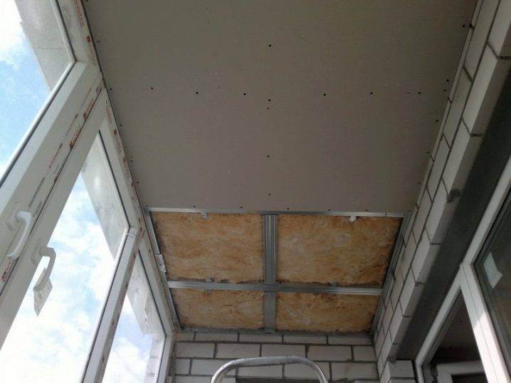 Plafond à faire soi-même sur le balcon: de quoi faire des photos et des vidéos
