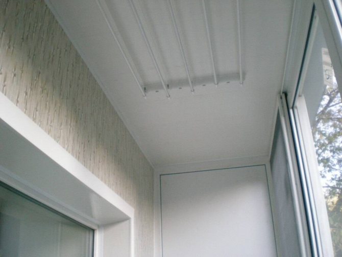 Plafond à faire soi-même sur le balcon: de quoi faire des photos et des vidéos
