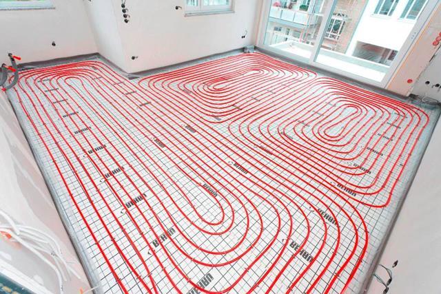 The advantage of the snake is its ease of installation. The pipe is laid, sequentially moving in a zigzag from one wall to the opposite