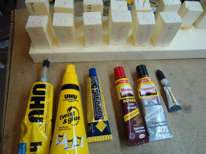 Lors de l'achat de colle pour coller la mousse, il vaut la peine d'étudier les matériaux auxquels elle est destinée.
