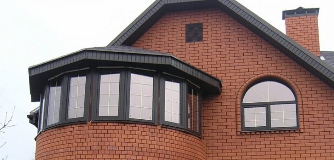 Un exemple de balcon vitré à froid