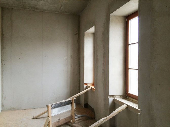 un exemple d'utilisation de pentes de plâtre dans la décoration d'un appartement