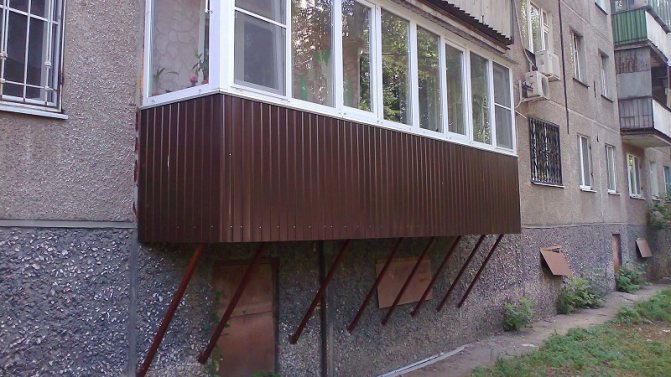 Balkonerweiterung: Erlaubnis einholen und Arbeiten ausführen