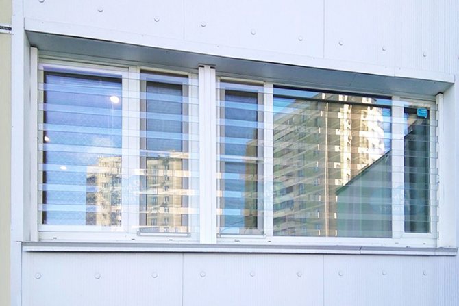 Grilles transparentes en polycarbonate pour fenêtres