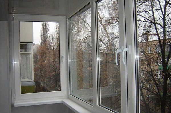 pvc прозорци към балкона