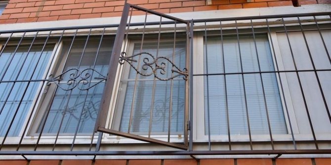 Treliças articuladas nas janelas