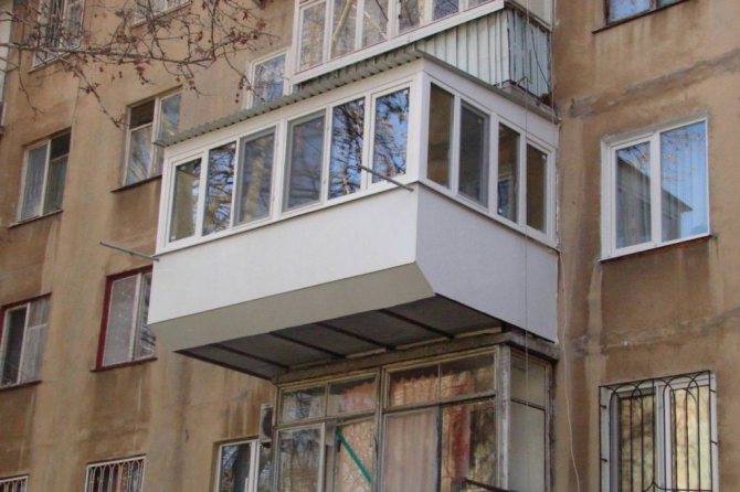 Balcon en dalle élargie avec ouverture avant