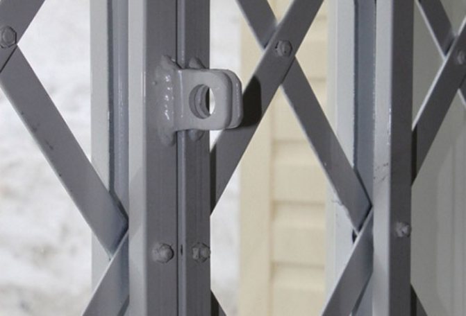 Grilles de fenêtre à faire soi-même: comment fabriquer et installer à la maison