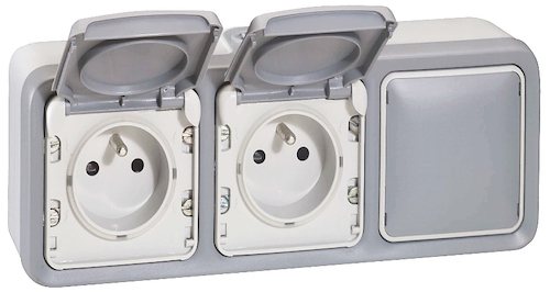 Prises dans la salle de bain: où et lesquelles peuvent être installées