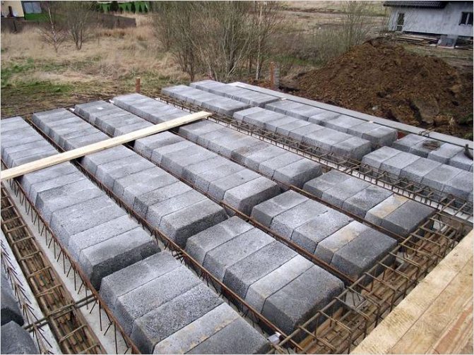 Dalle de plafond préfabriquée