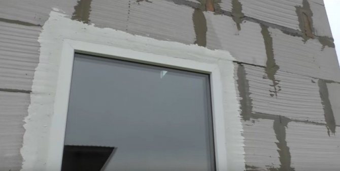 yüzeyi poliüretan köpük ile macunlamak