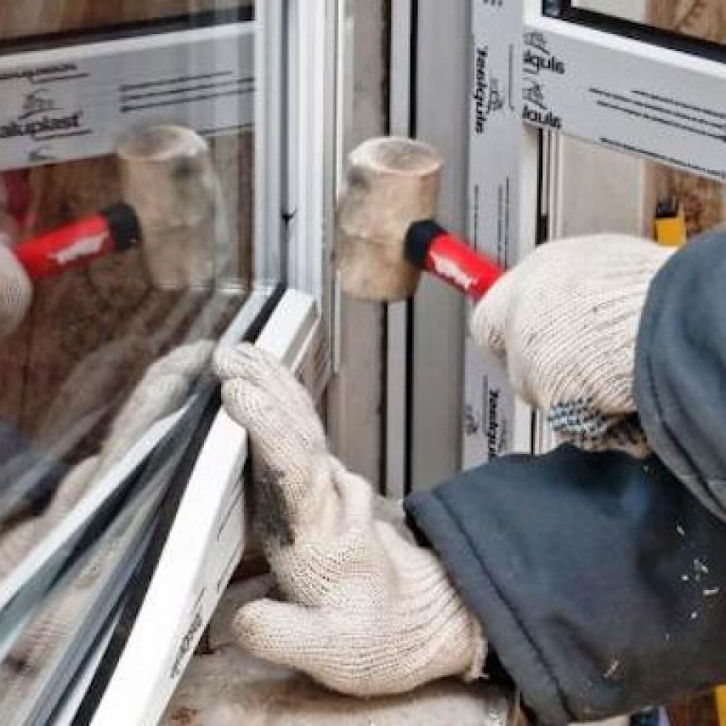 Les parcloses ne peuvent être martelées qu'avec un maillet en caoutchouc souple