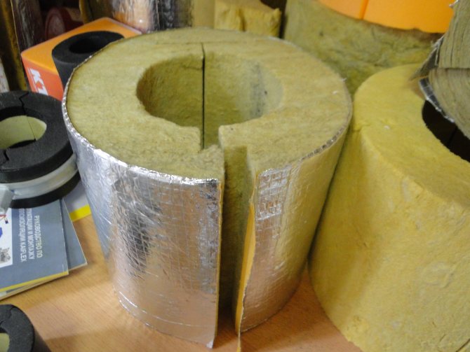 Schale mit Mineralwolle