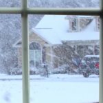 Conseils sur la façon de nettoyer les fenêtres à l'extérieur en hiver lorsqu'il gèle