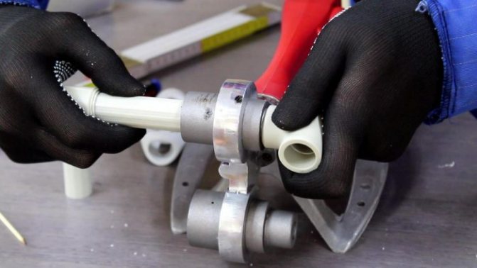 soudure et installation de tuyaux en plastique