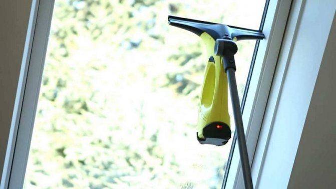 Nettoyant pour vitres: comment et comment nettoyer la fenêtre du balcon