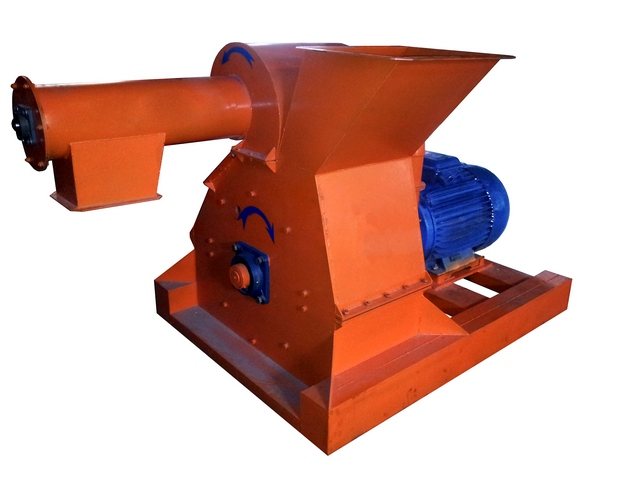Stationärer Brecher für die Primärholzzerkleinerung