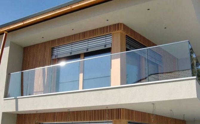 Garde-corps de balcon en verre