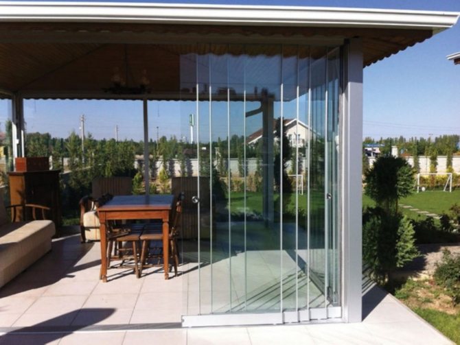 Les portes vitrées de la terrasse - c'est magnifique!
