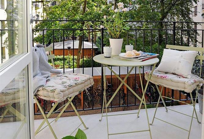 Salle à manger sur le balcon