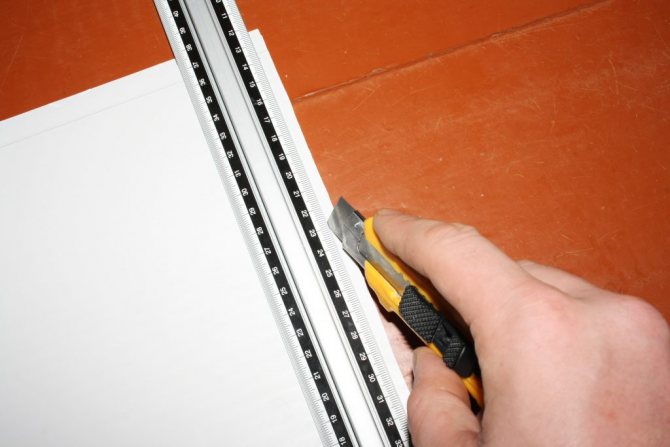 panelleri kesmek için inşaat bıçağı
