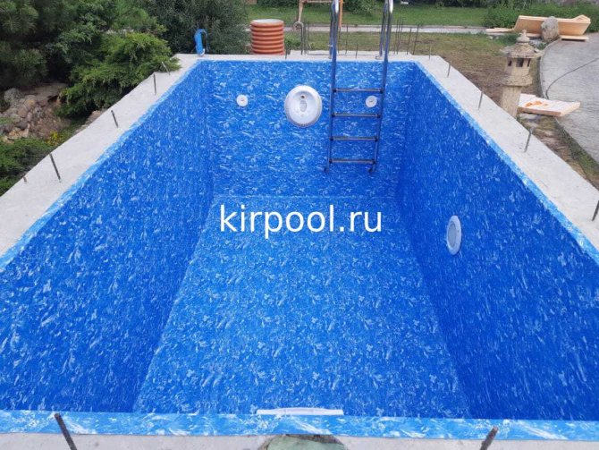 Construção de piscinas a partir de blocos de espuma