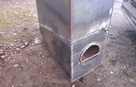 Заваряваме тръбата за свързване на крана към задната част на котела