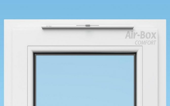 Voici à quoi ressemble la vanne d'entrée de ventilation AirBox sur une fenêtre en plastique