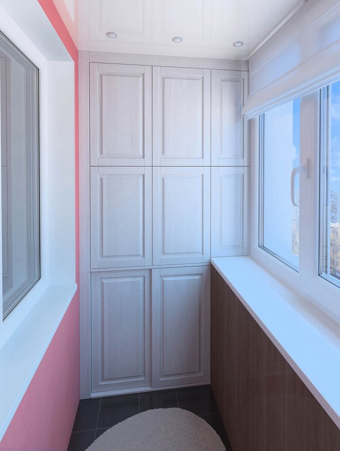 Le vitrage chaleureux des balcons et loggias est la meilleure option pour un appartement