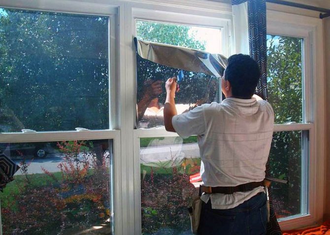 Film d'économie de chaleur pour les fenêtres - un moyen moderne de réduire les pertes de chaleur dans la maison