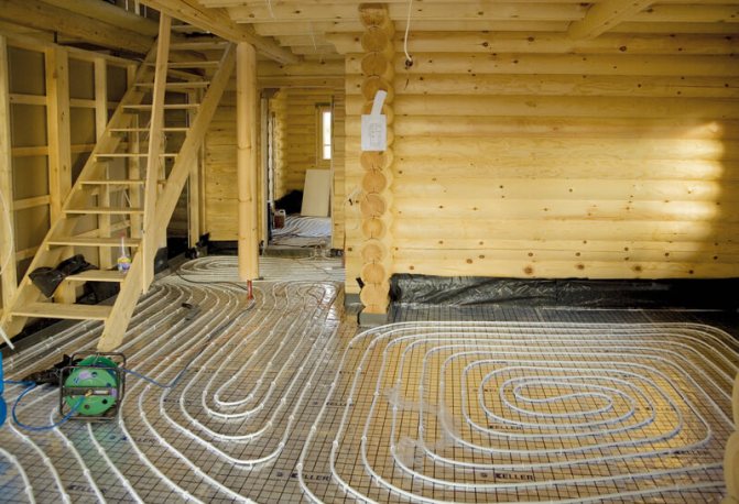 sol chaud dans une maison en bois