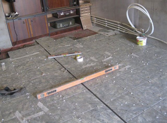warmer Boden in der Garage mit eigenen Händen