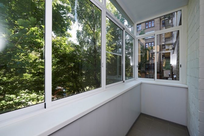 Balcon typique après vitrage à froid