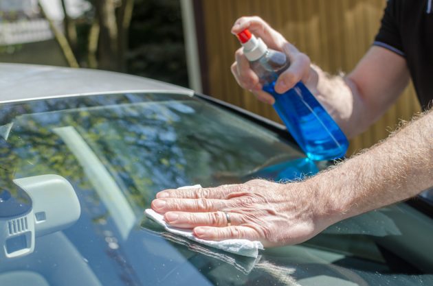Riss im Glas: So bereiten Sie Glas für die Reparatur vor