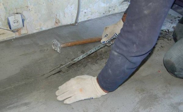 Removing the lighthouse from the screed Removing the lighthouse from the screed