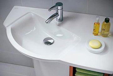 Eingebautes Eckwaschbecken