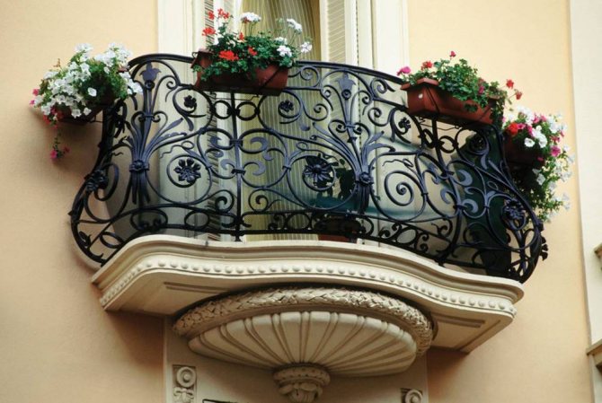 Décoration de balcon à la française