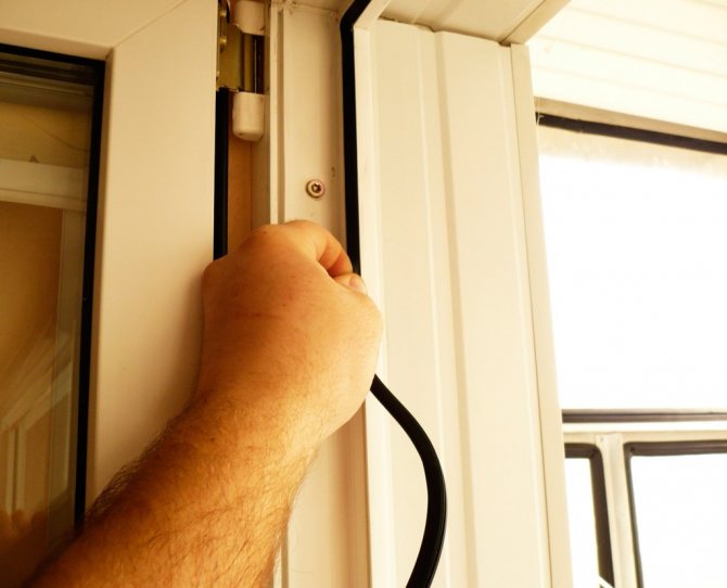 Joint pour portes en plastique