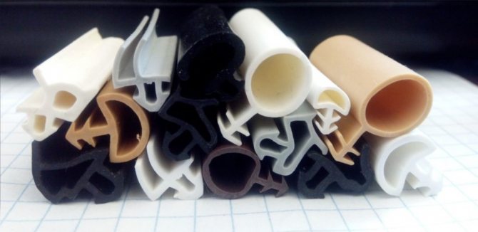 Joint pour portes en plastique