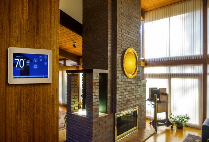 L'installation d'un thermostat d'ambiance pour une chaudière à gaz aidera à réduire les coûts de carburant pour chauffer la pièce