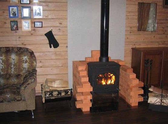 installer un poêle cheminée dans une maison en bois