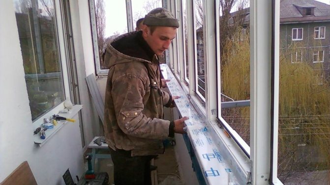 Installation de fenêtres en plastique