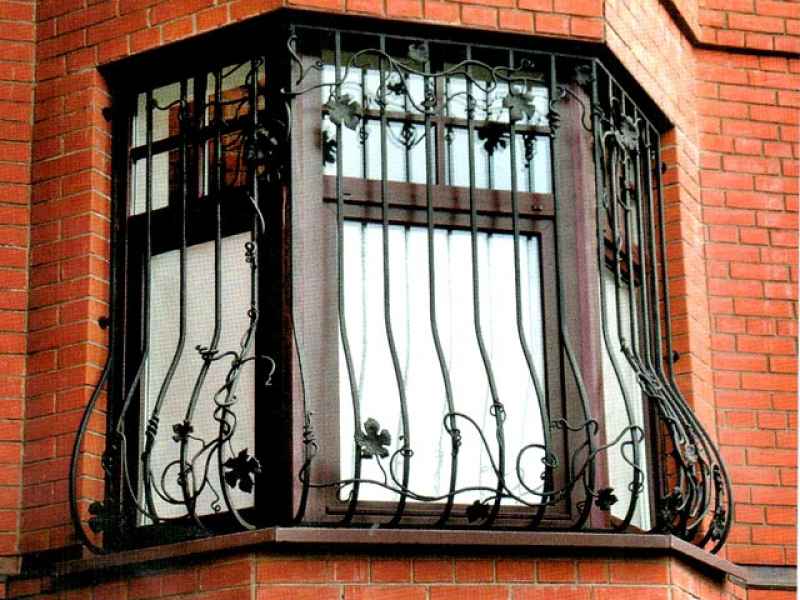 Instalação de grades em janelas cegas