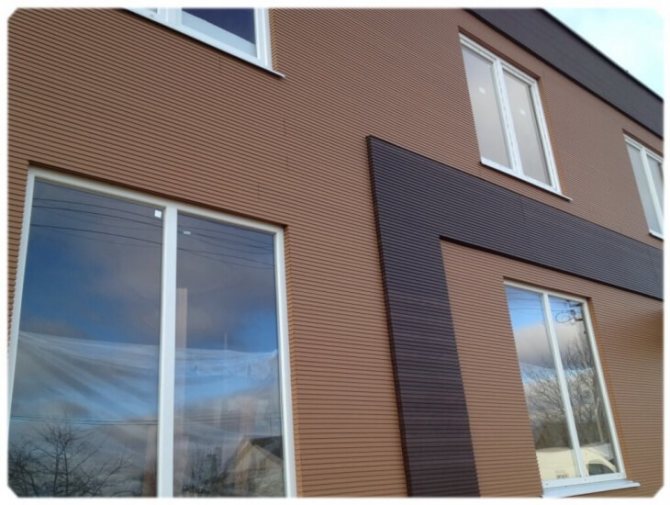 Construction de façade à partir de panneaux composites