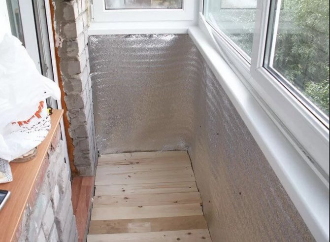 Réchauffer un balcon à Khrouchtchev: comment le faire soi-même?