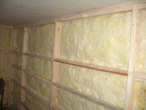 Changement d'isolation de maison à faire soi-même, examen des matériaux d'isolation