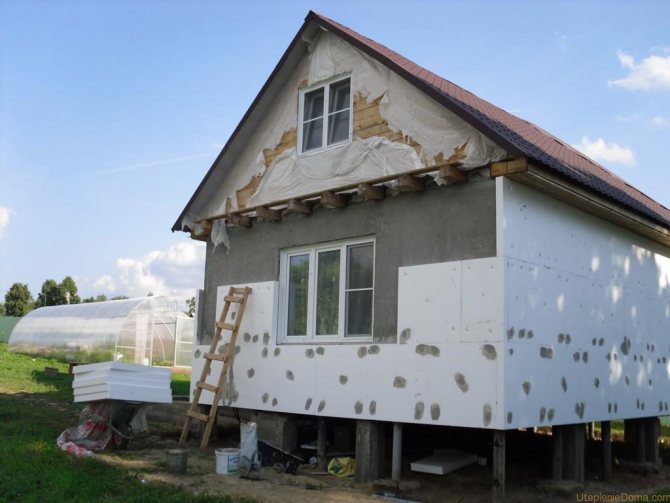 Isolation de la façade de la maison avec de la mousse - photo 7