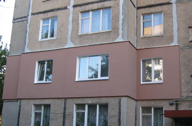 Isolierung der Fassade einer separaten Wohnung