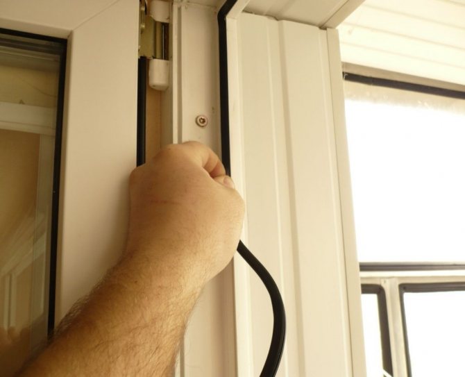 isolation d'une porte en plastique